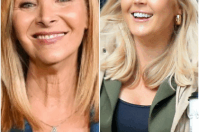 🚨 HOLLYWOOD ERUPTS: LISA KUDROW STUNS FANS WITH SHOCKING KAROLINE LEAVITT IMPERSONATION…..